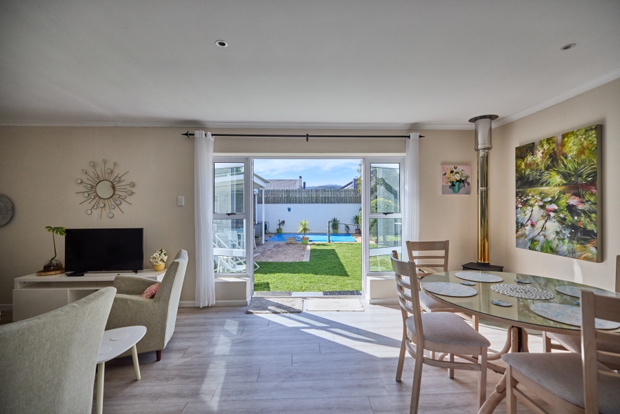 3 Bedroom Property for Sale in Milkwood Park Western Cape